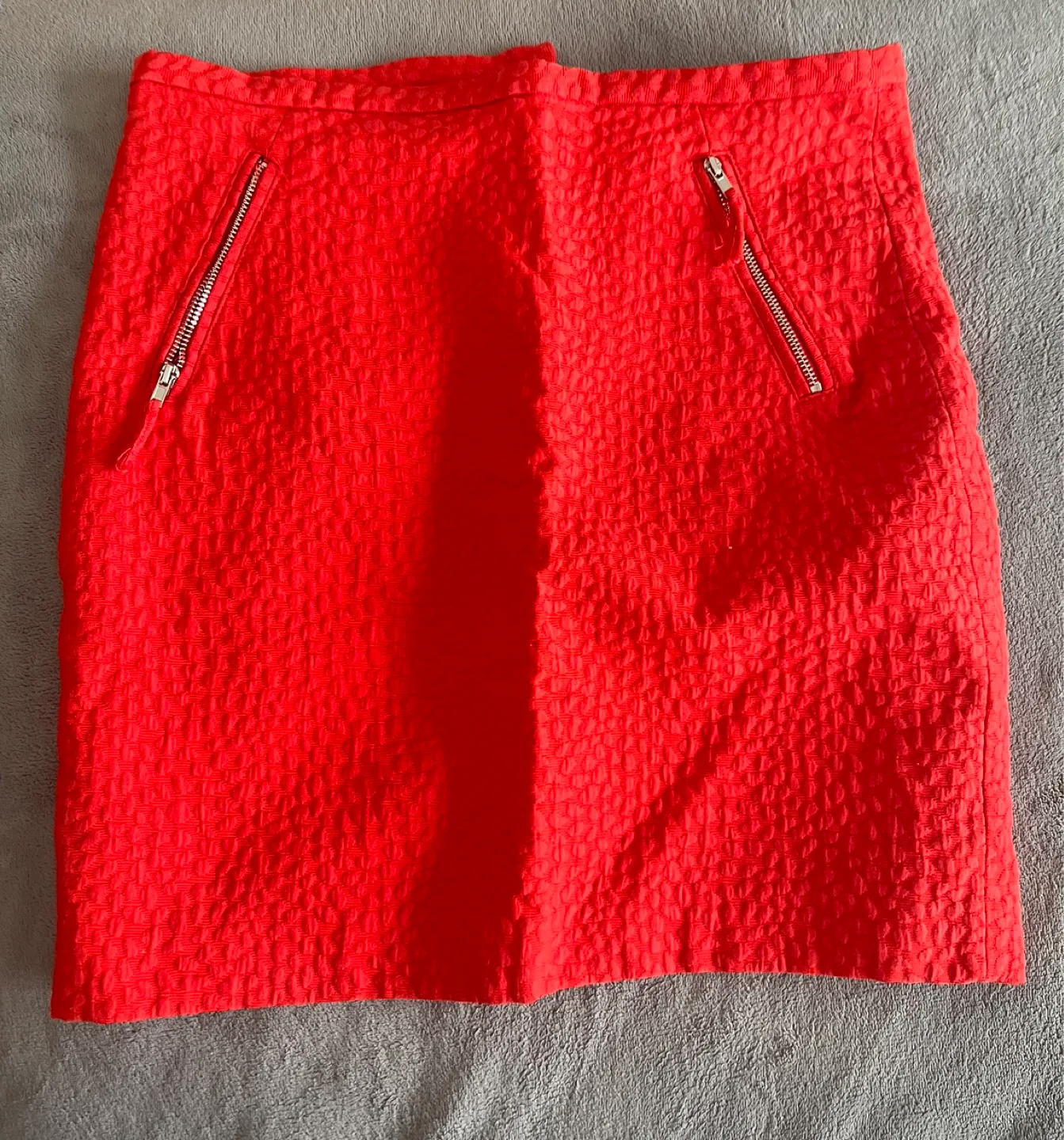 H&M Red Mini Skirt with Pockets thumbnail