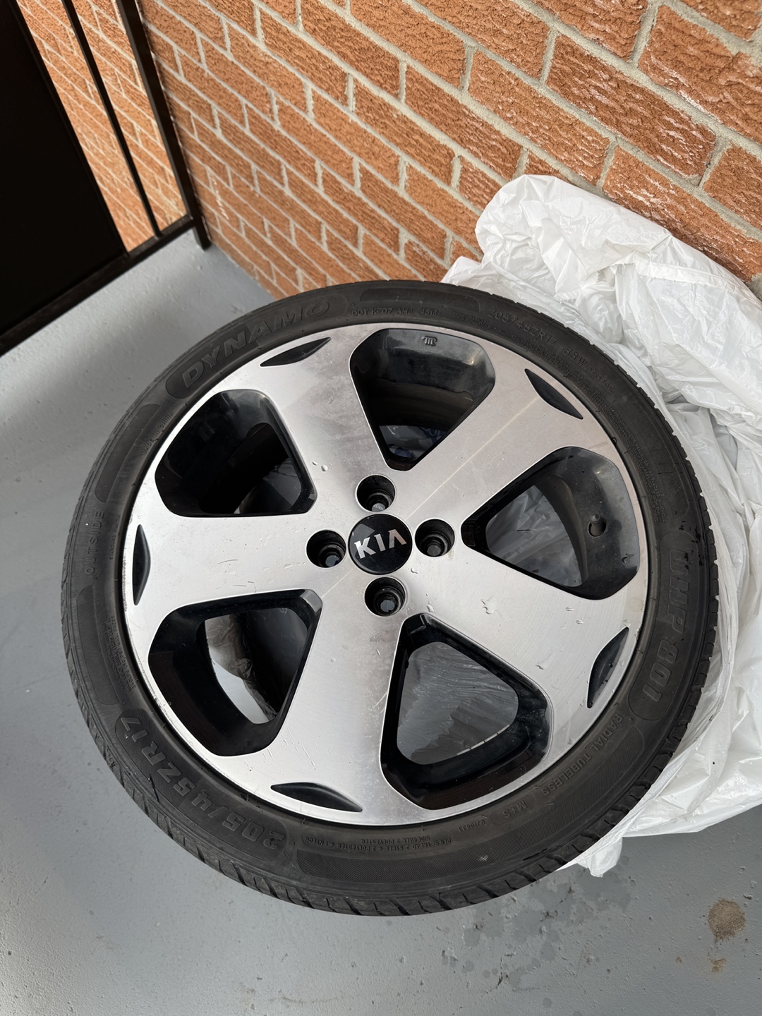 4 x 205/45ZR17 All season tires