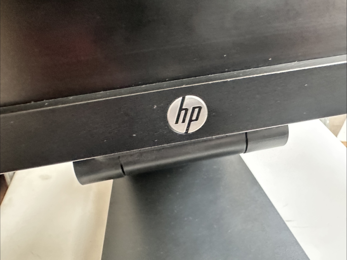 HP E222 22-inch LED Monitor - photo 3