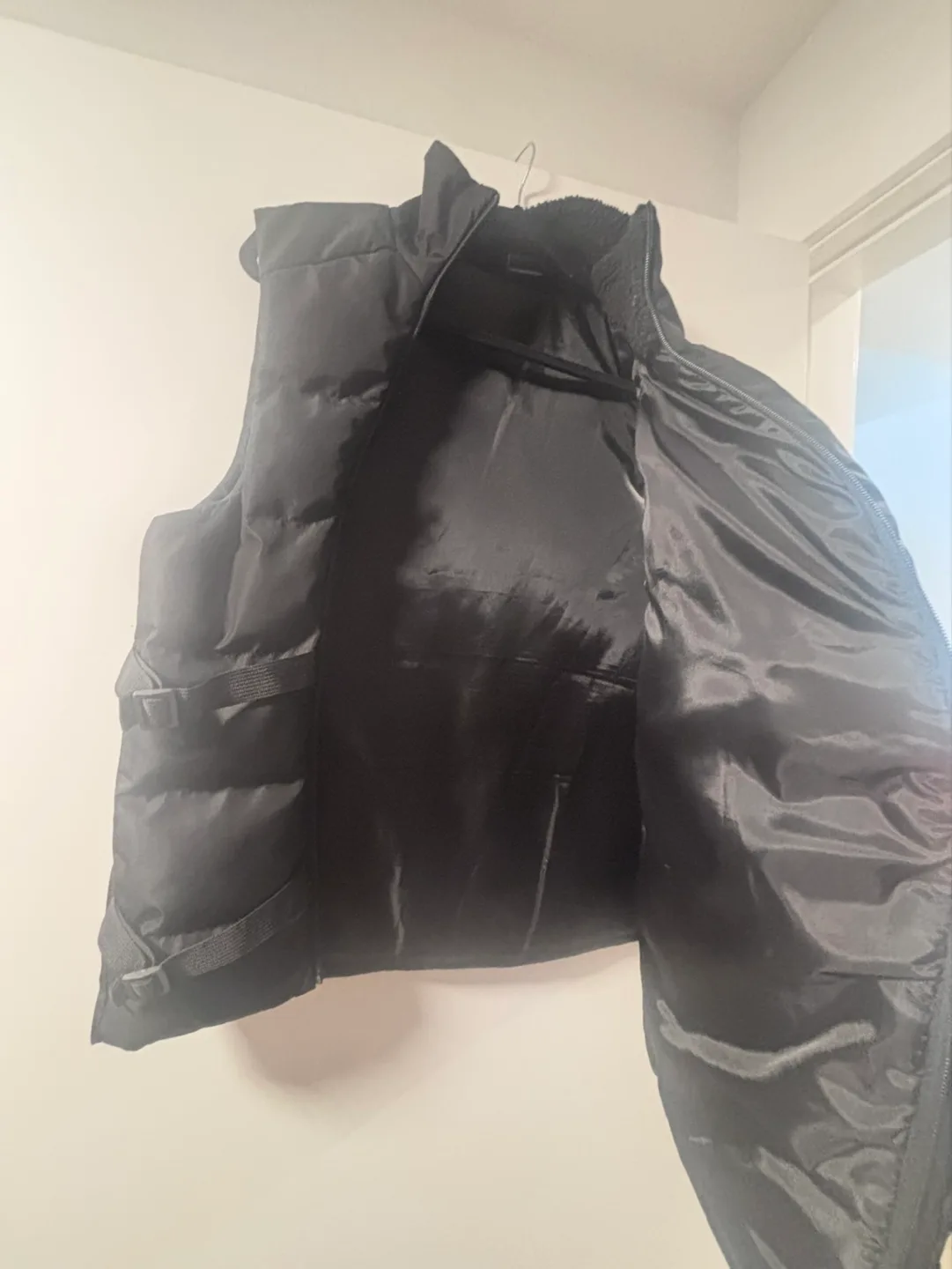 Hoodrich Black Puffer Vest image indicator(3)