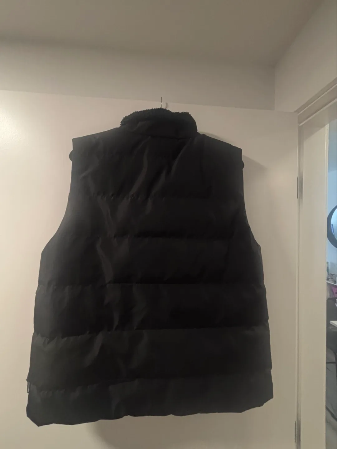 Hoodrich Black Puffer Vest image indicator(4)
