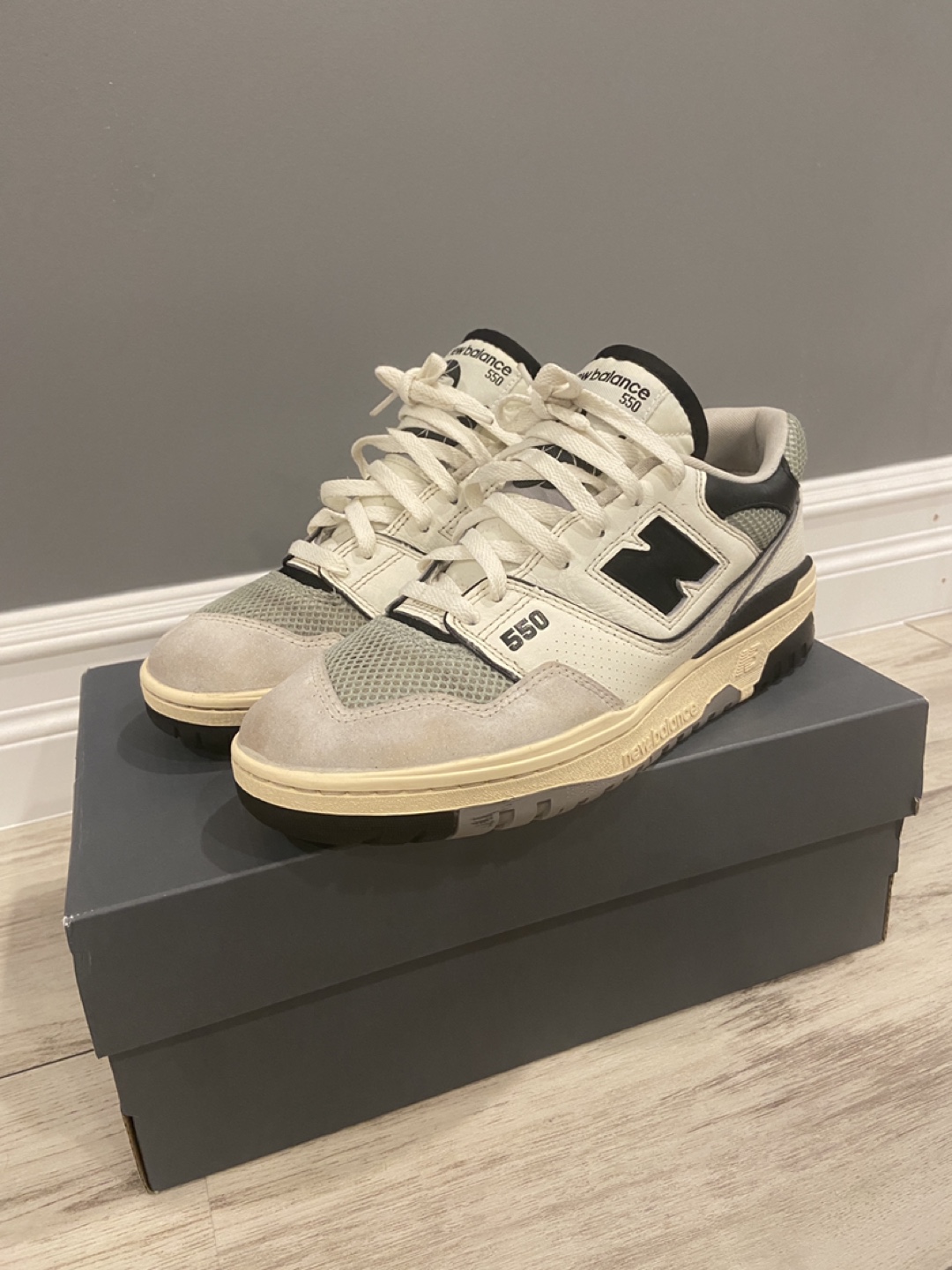 NewBalance 550’s Sea Salt with Black