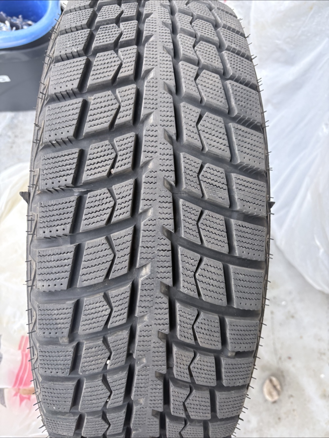 Greenmax Winter Ice SUV Studless 225/65R17 Tire