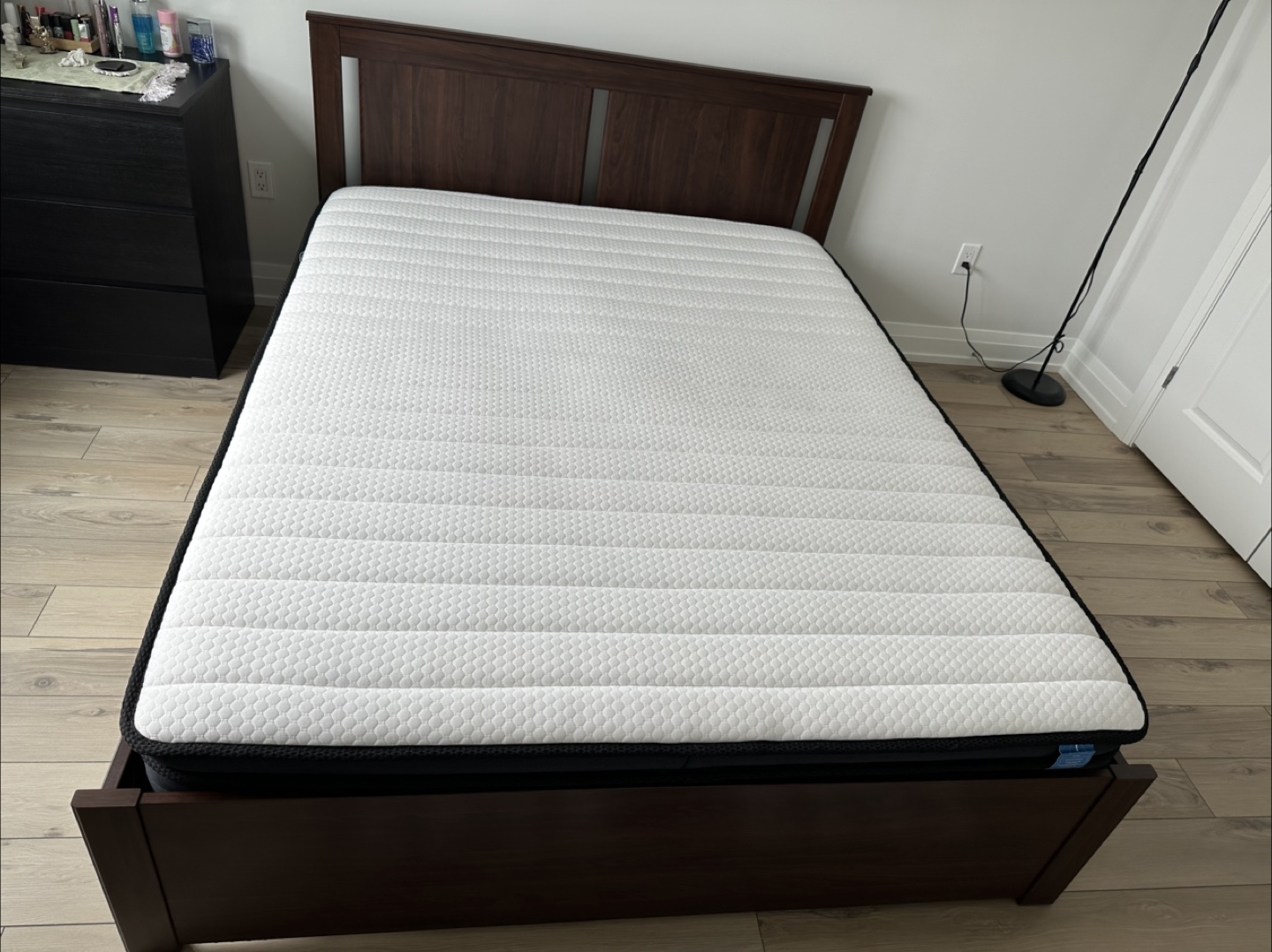 IKEA MALM Bed Frame with 2 Drawers and Mattress-Queen size
