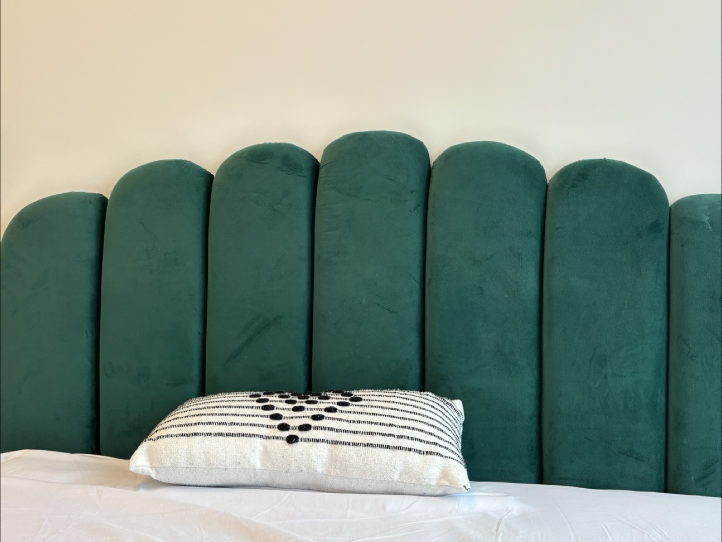 Emerald Green Velvet Queen Bed Frame - photo 5