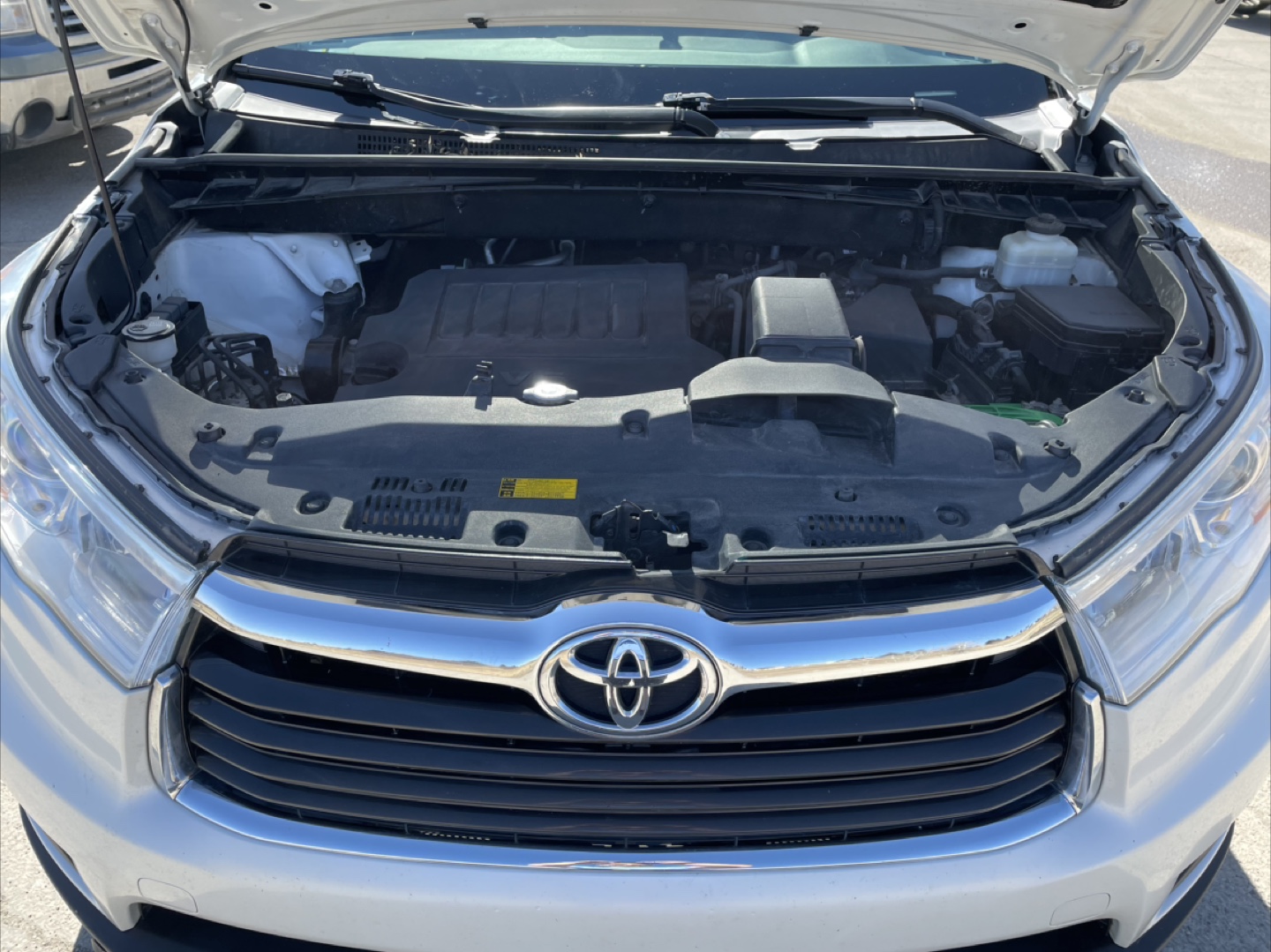 2016 Toyota Highlander LE AWD SUV - photo 2