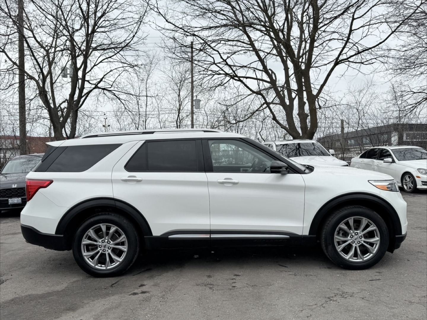 2021 Ford Explorer 4WD - photo 3
