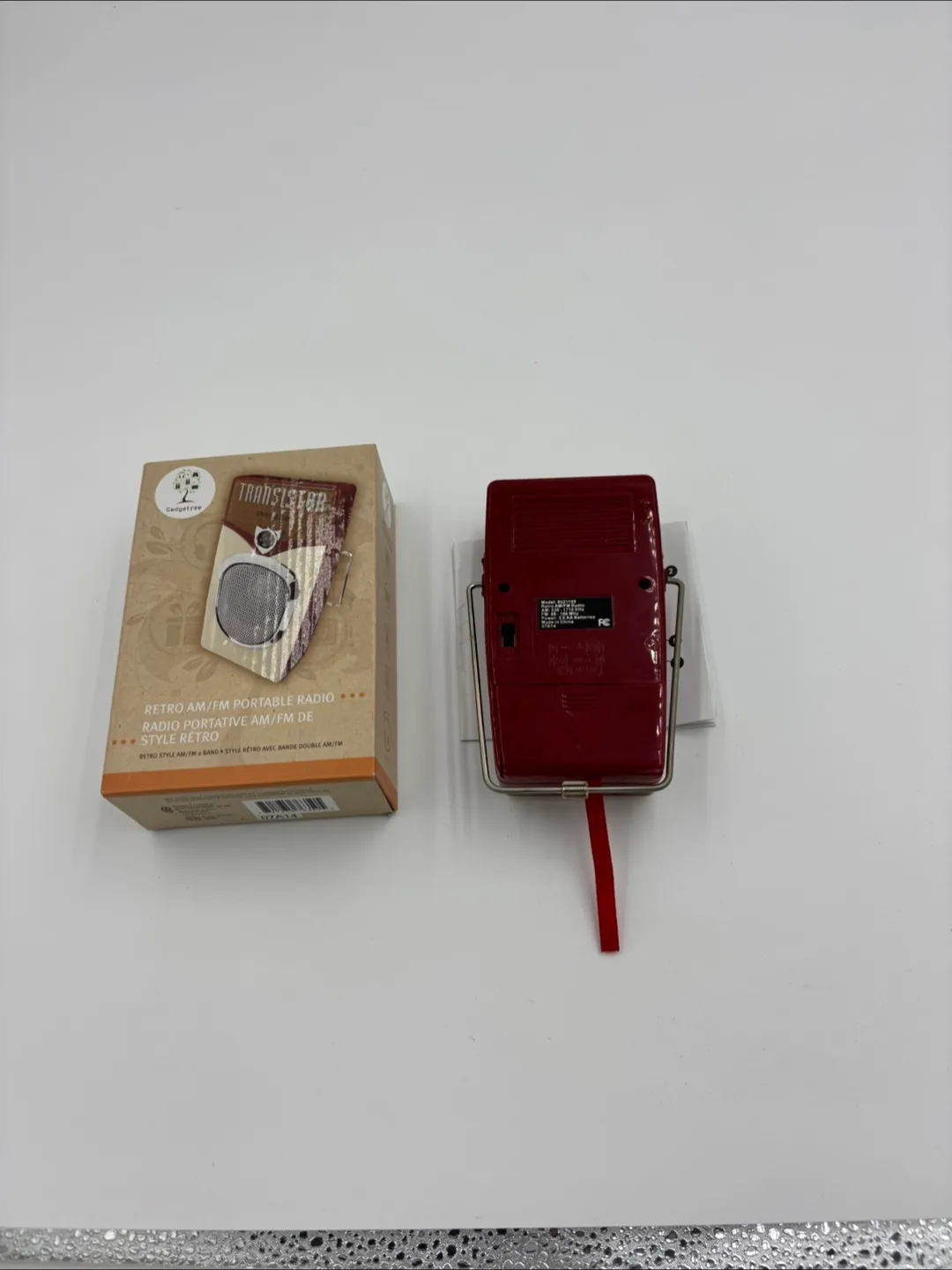 Retro vintage look AM/FM Portable Transistor Radio image indicator(3)