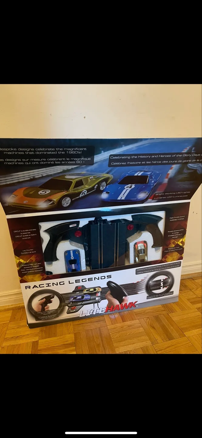 LiteHawk Racing Legends Circuit Slot Car Racing Set image indicator(2)