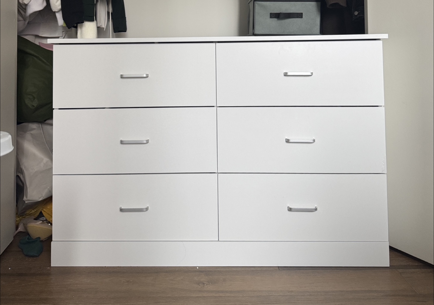 Allyannah 6-Drawer Dresser - White