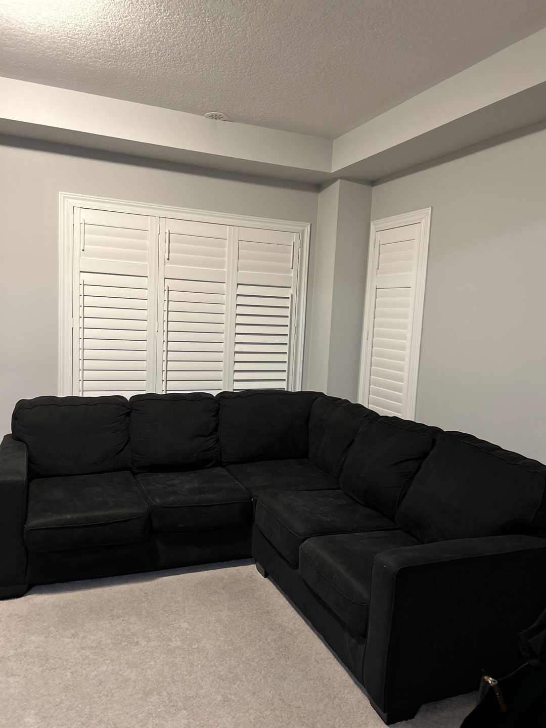 Black L-Shaped Sectional Sofa - photo 2