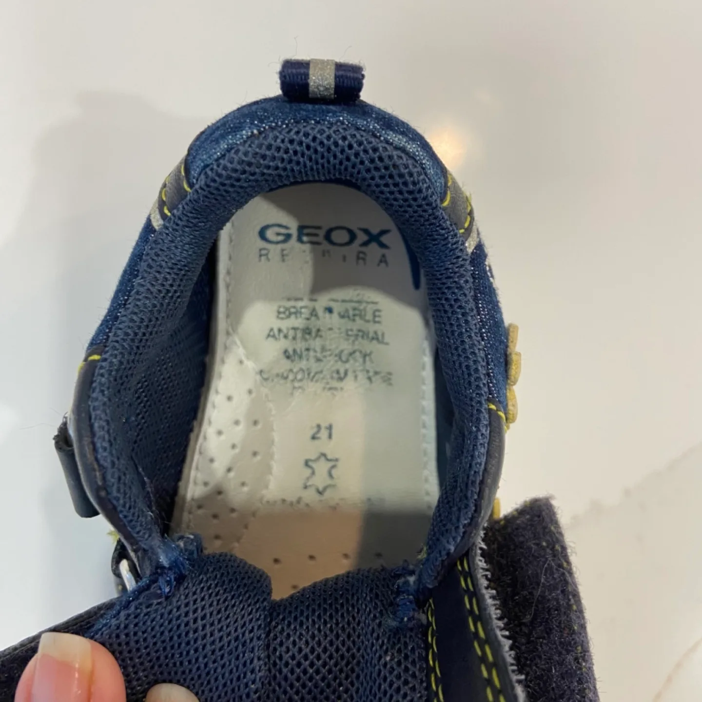 Size 21/5.5 toddler girl’s Geox shoes image indicator(5)