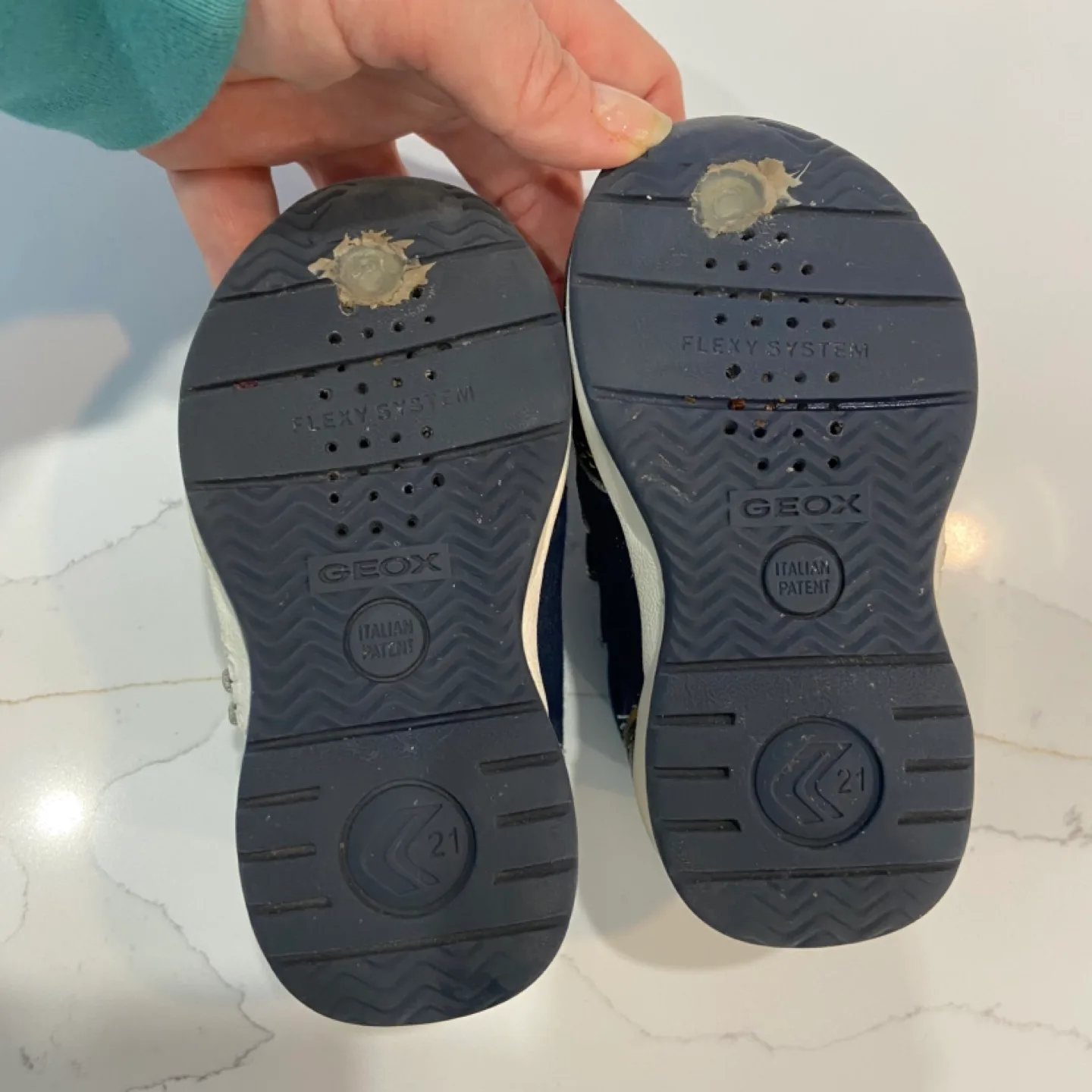 Size 21/5.5 toddler girl’s Geox shoes image indicator(4)