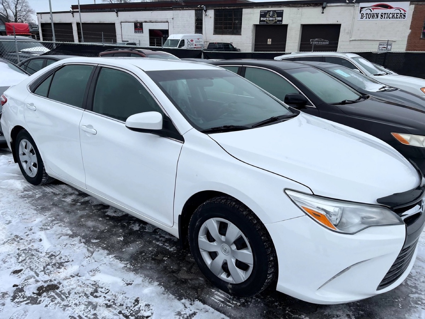 2015 Toyota Camry LE - photo 5