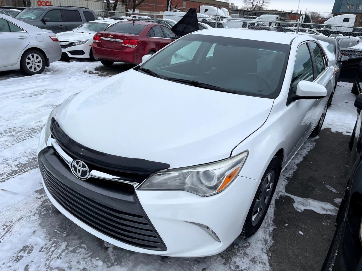 2015 Toyota Camry LE - photo 3