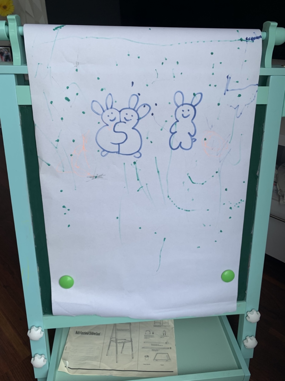 Kids Easel with Chalkboard, Magnetic Whiteboard & Paper roll - photo 3