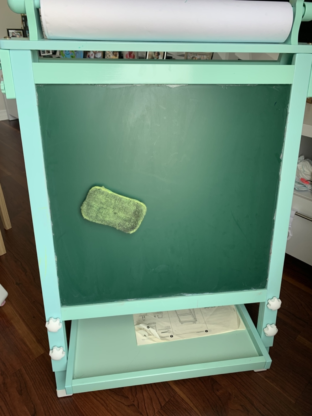 Kids Easel with Chalkboard, Magnetic Whiteboard & Paper roll - photo 2