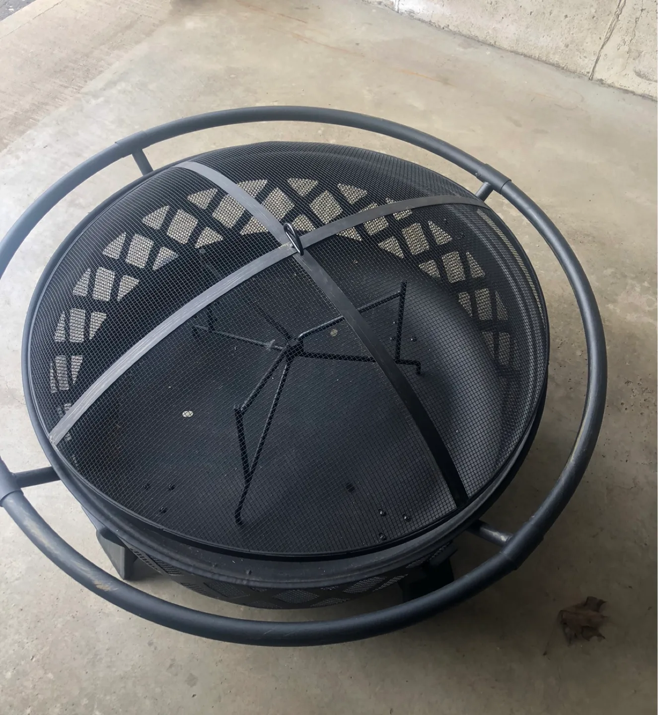 Black Metal Outdoor Wood Fire Pit image indicator(2)