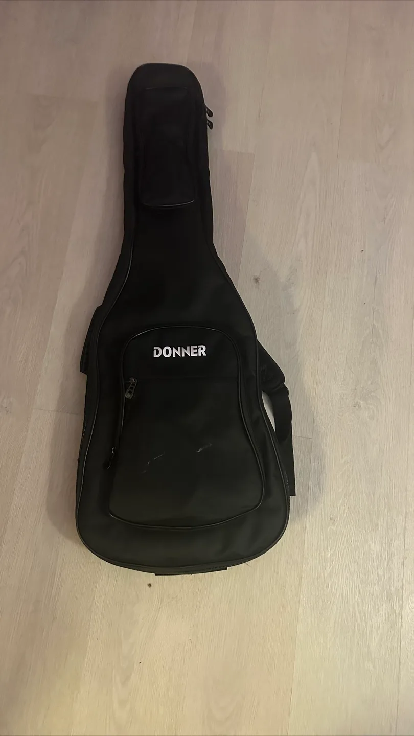 Pink Electric Guitar with Stickers and Gig Bag image indicator(3)