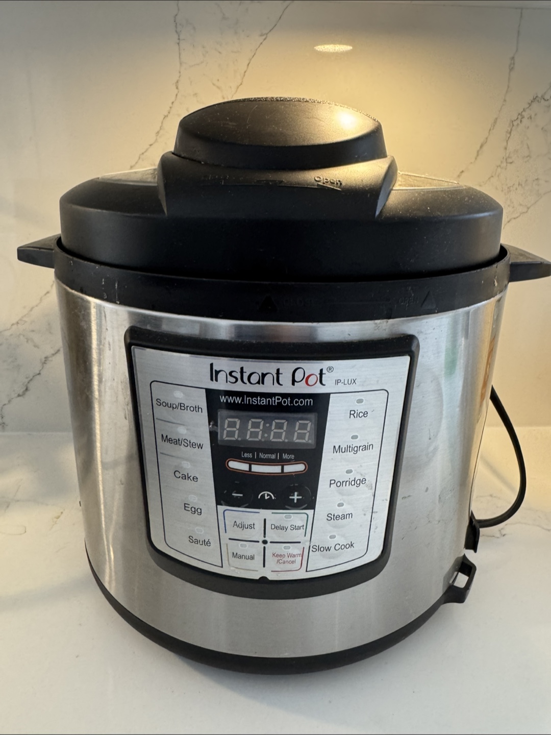Instant Pot IP-LUX Multi-Use Programmable Pressure Cooker