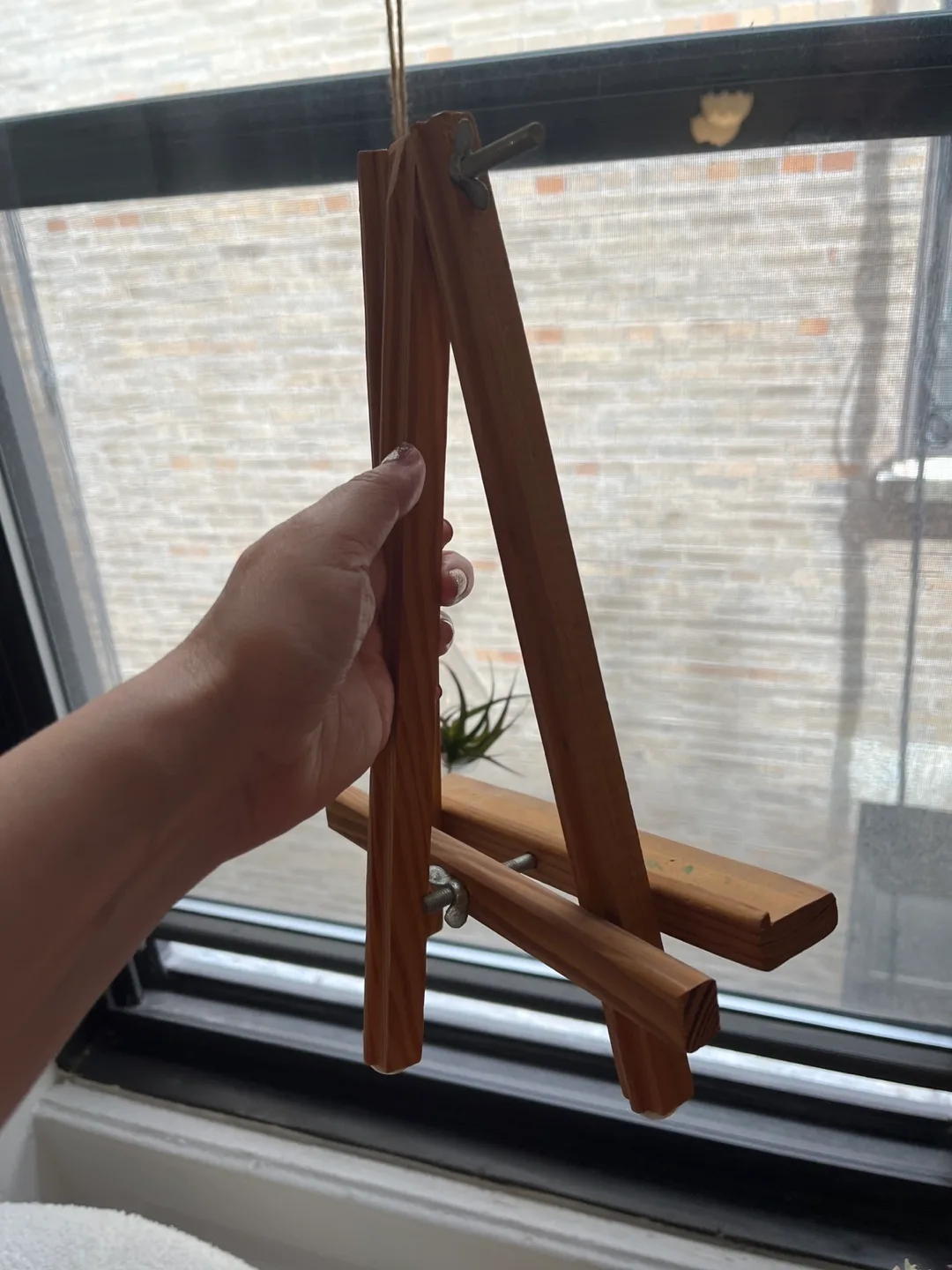 Mini Wooden Easel image indicator(2)