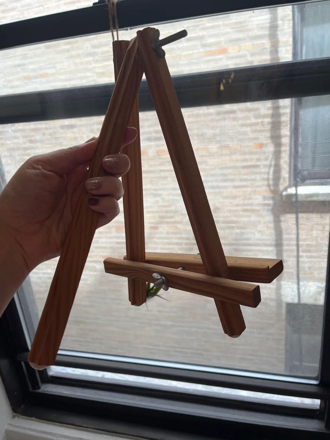 Mini Wooden Easel image indicator(3)