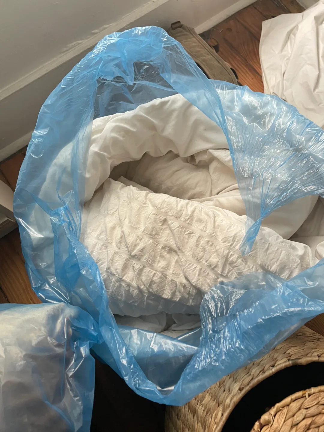 Queen size Duvet with cover image indicator(2)