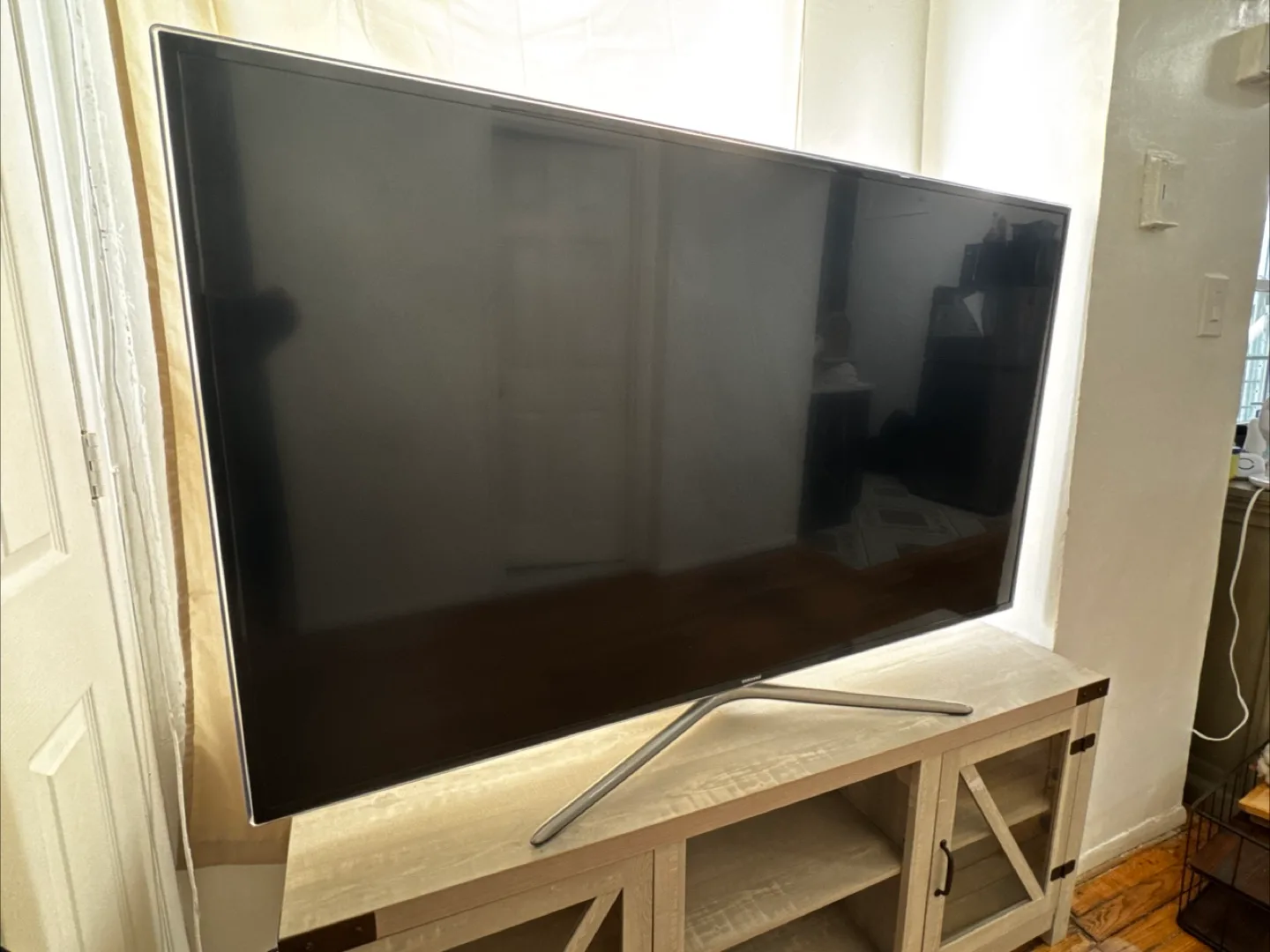 Samsung UN65F6300AF 65-inch 1080p Smart LED TV image indicator(2)