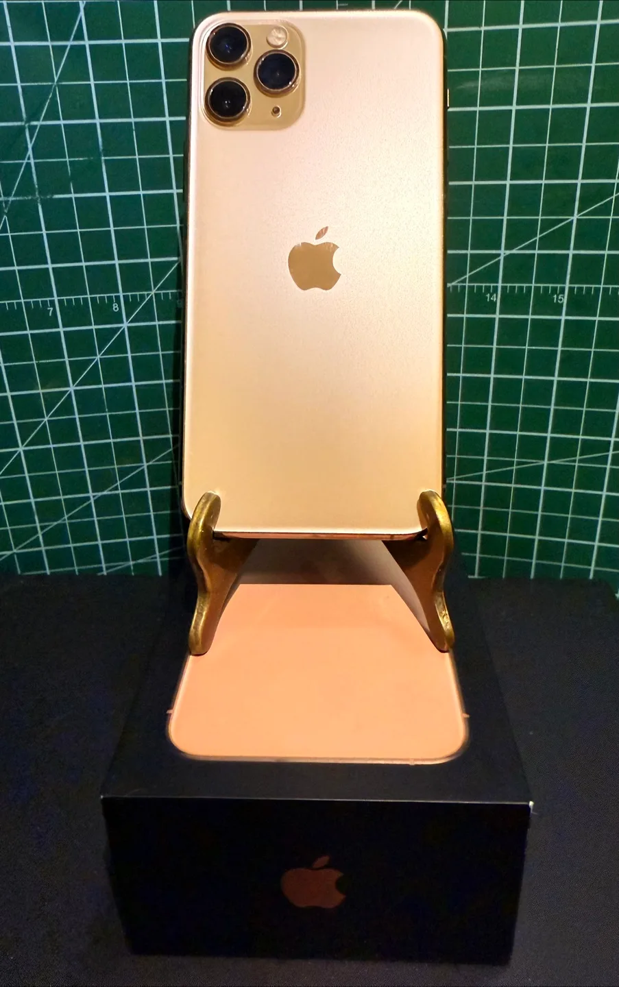iPhone 11 Pro  Gold 64gb thumbnail