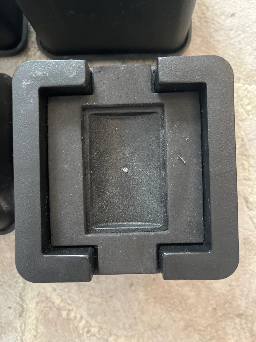 Set of 4 Black Plastic Bed Risers image indicator(4)