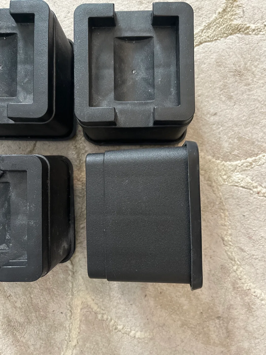Set of 4 Black Plastic Bed Risers image indicator(2)
