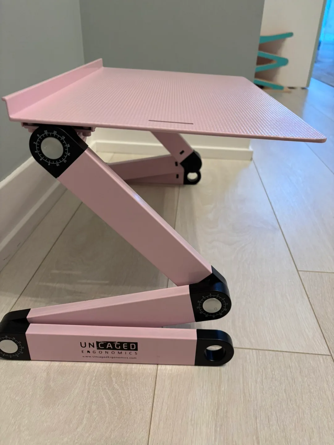 Adjustable Laptop Stand image indicator(6)
