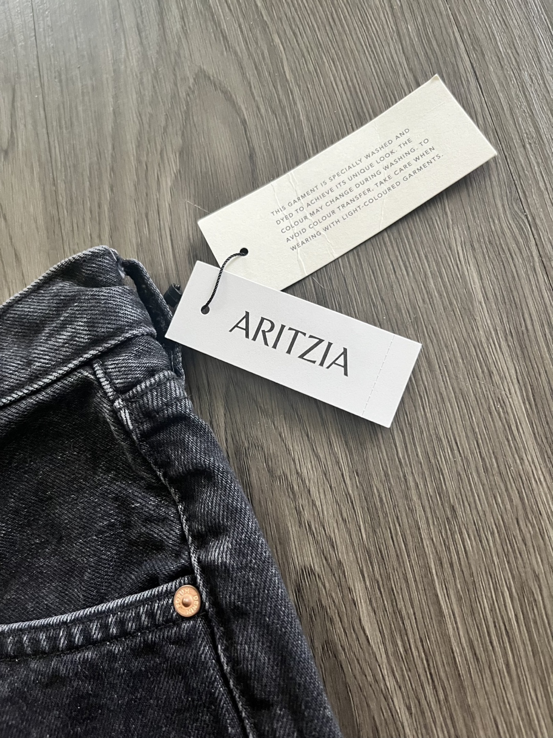 Aritzia Denim Forum Joni Loose Long Shorts - photo 3