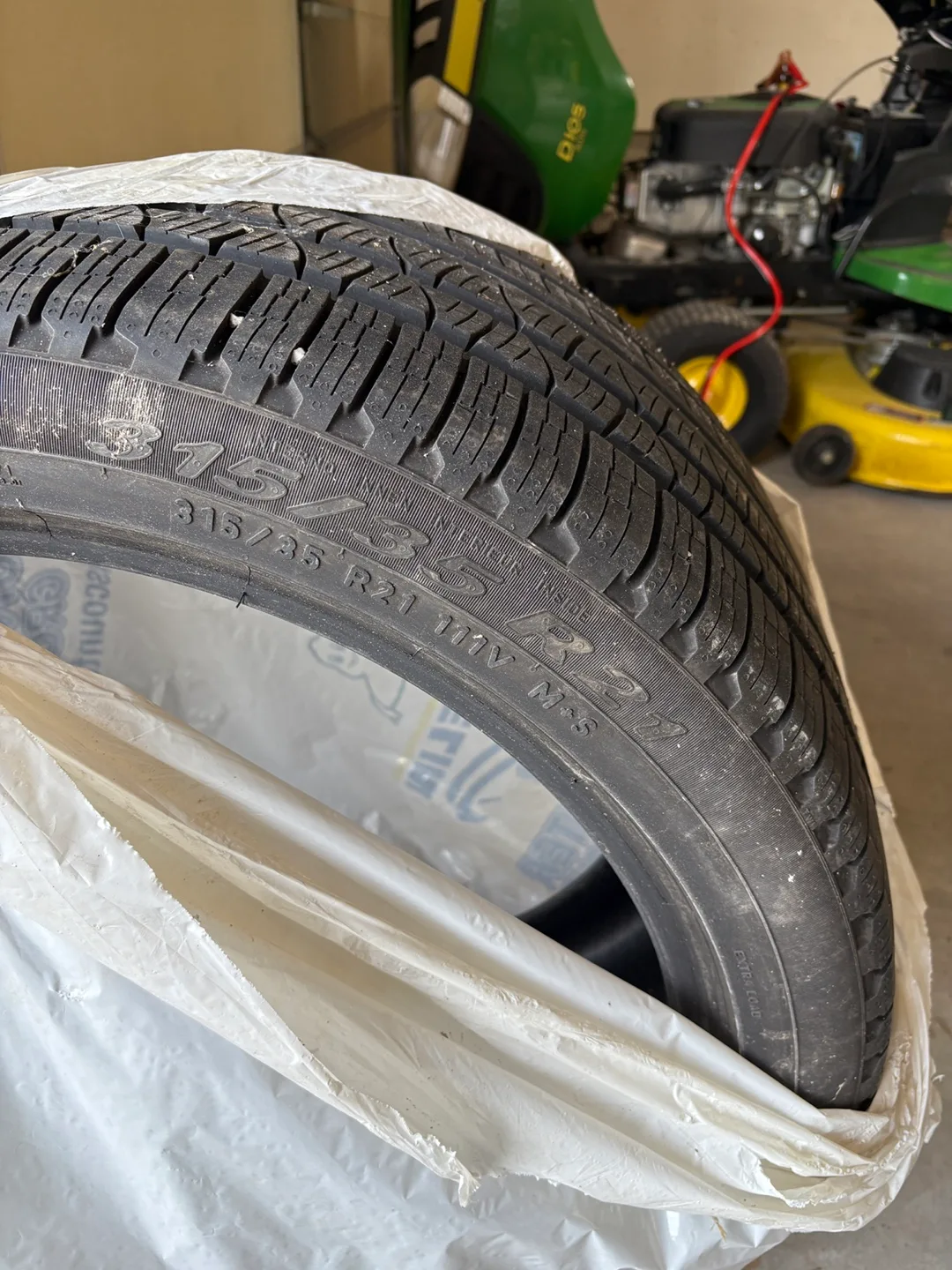 Pirelli Scorpion Verde All Season Tires - 315/35 R21 image indicator(3)