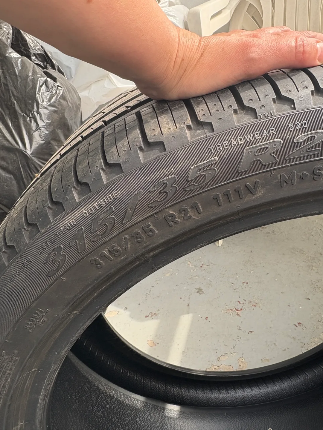 Pirelli Scorpion Verde All Season Tires - 315/35 R21 image indicator(5)