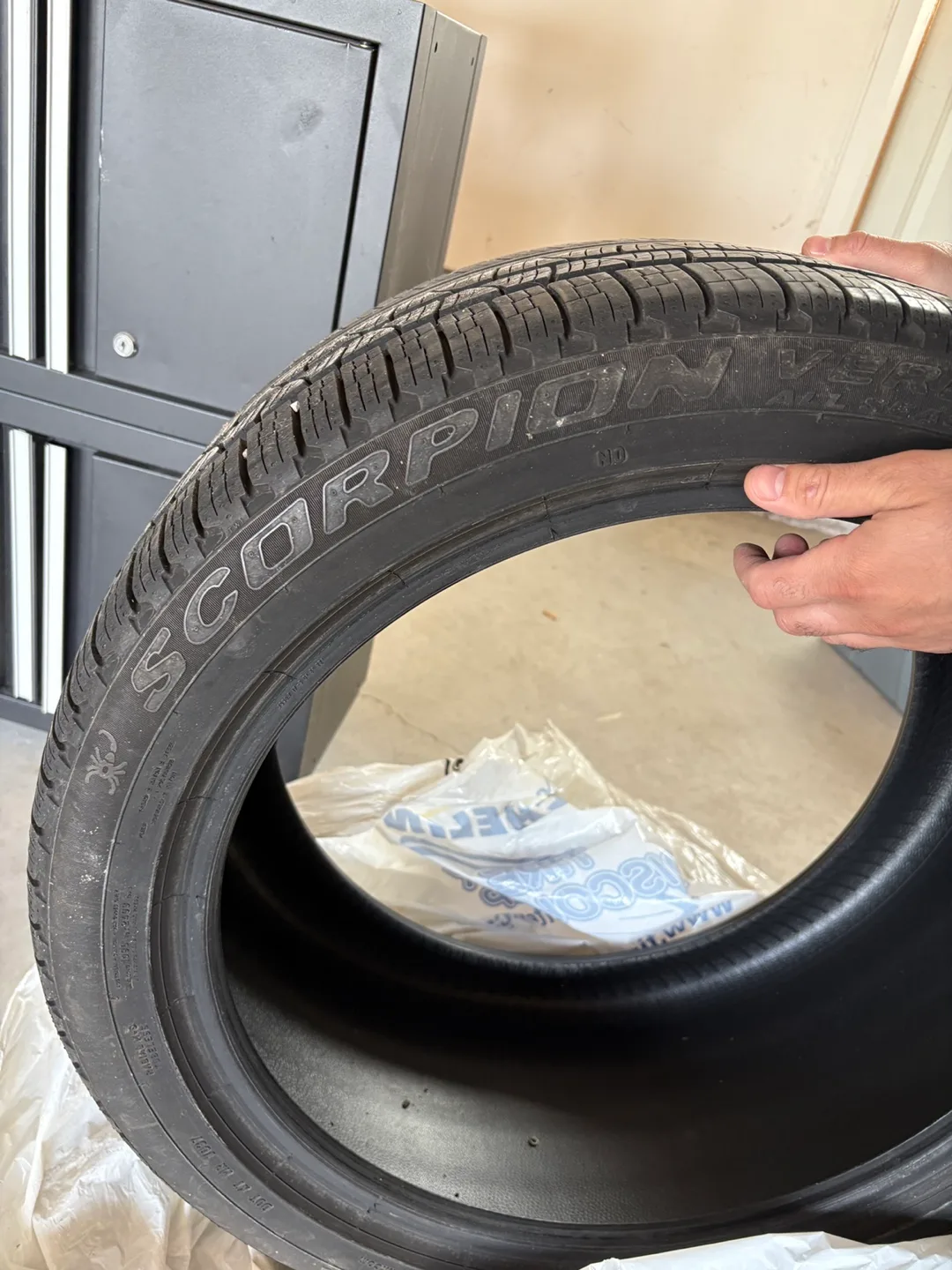 Pirelli Scorpion Verde All Season Tires - 315/35 R21 image indicator(4)