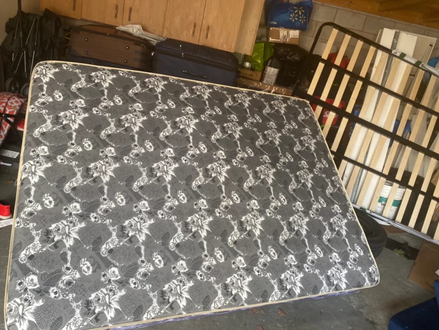 Double Mattress with Floral Pattern image indicator(2)