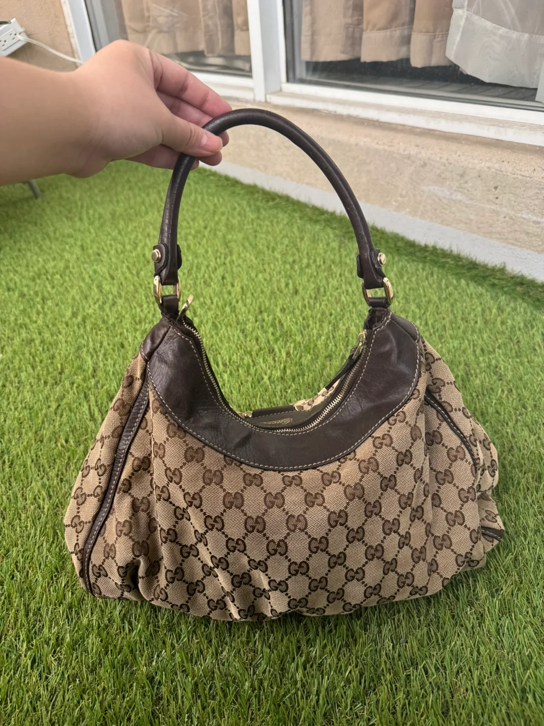 Authentic Gucci Abbey Vintage Canvas bag image indicator(2)