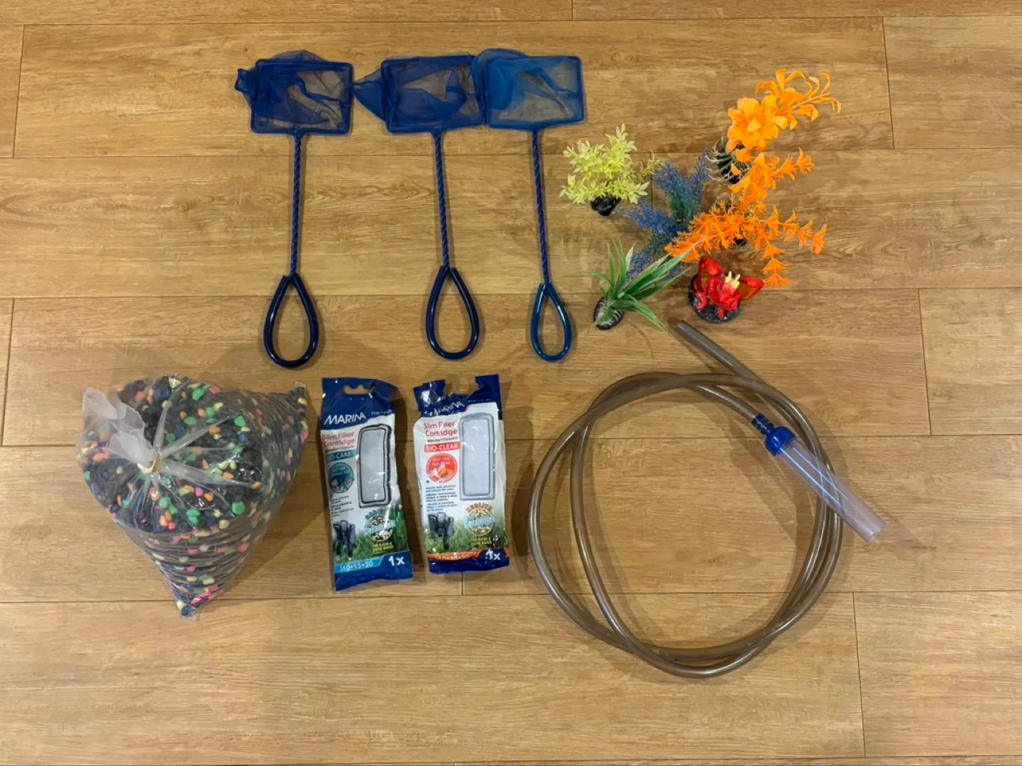 Marina 10 Gallon Aquarium With Supplies image indicator(3)