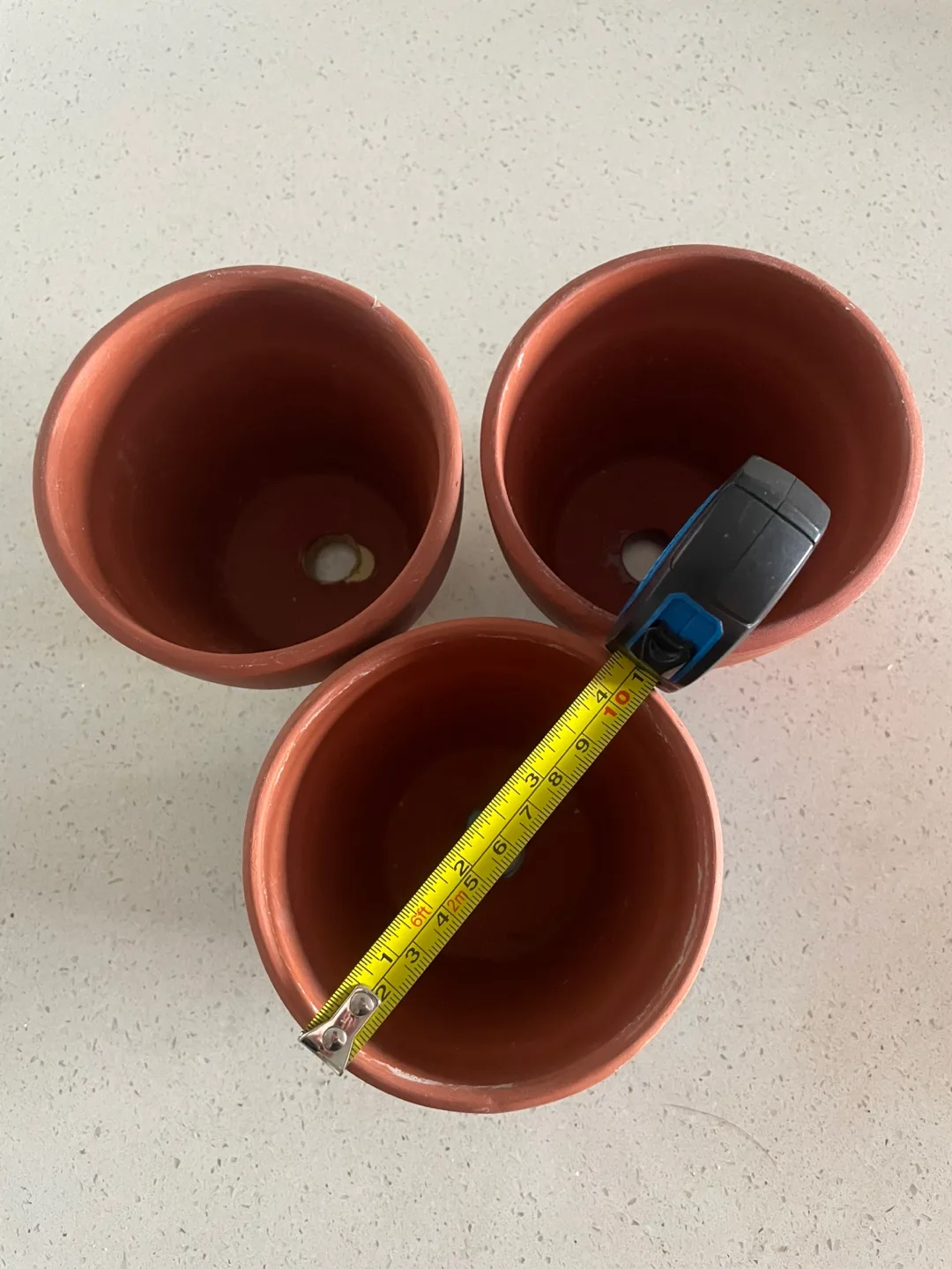 Set of 3 Terracotta Plant Pots image indicator(2)