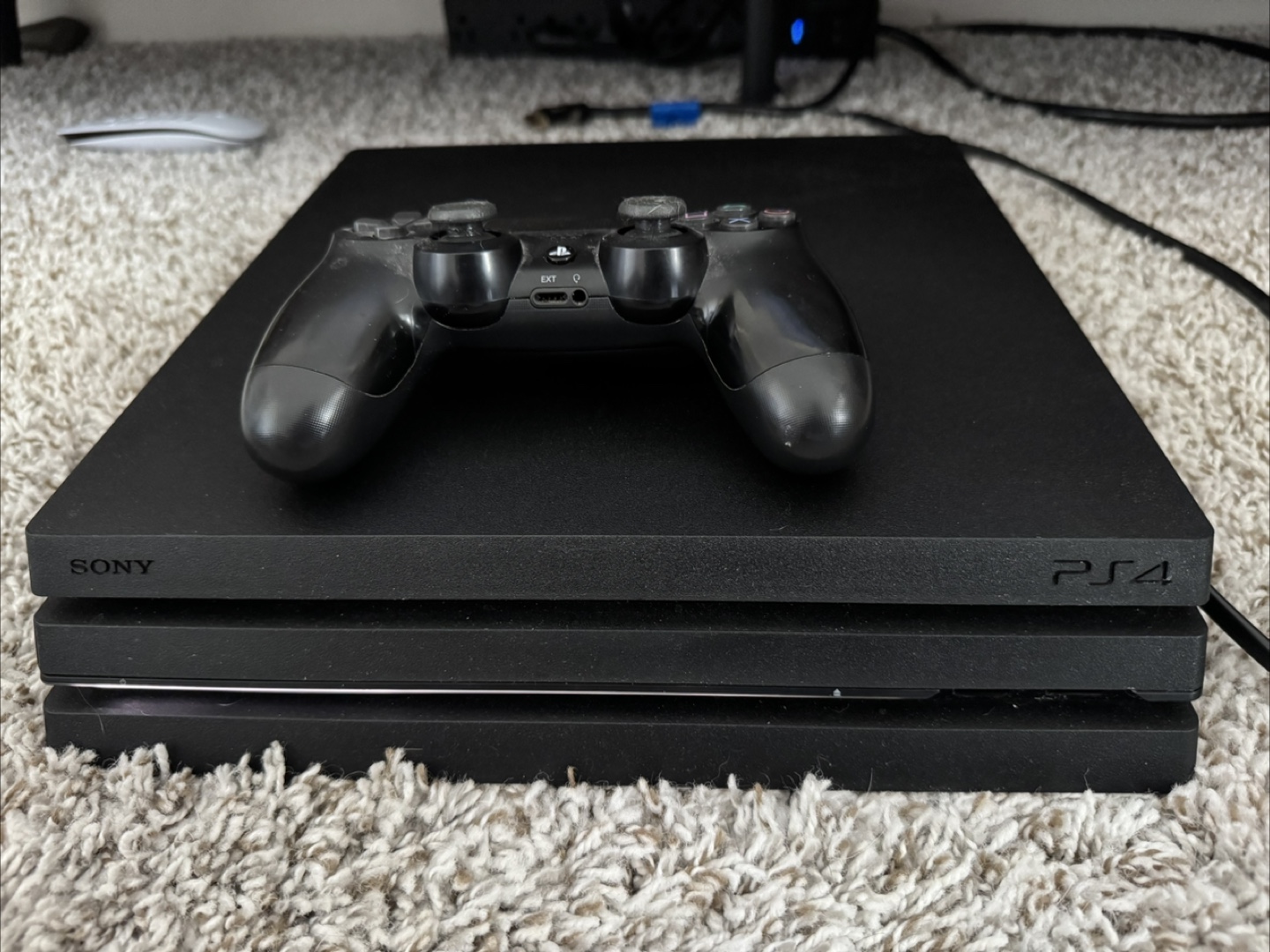 PS4 Pro 1TB + The Witcher 3 Complete Edition