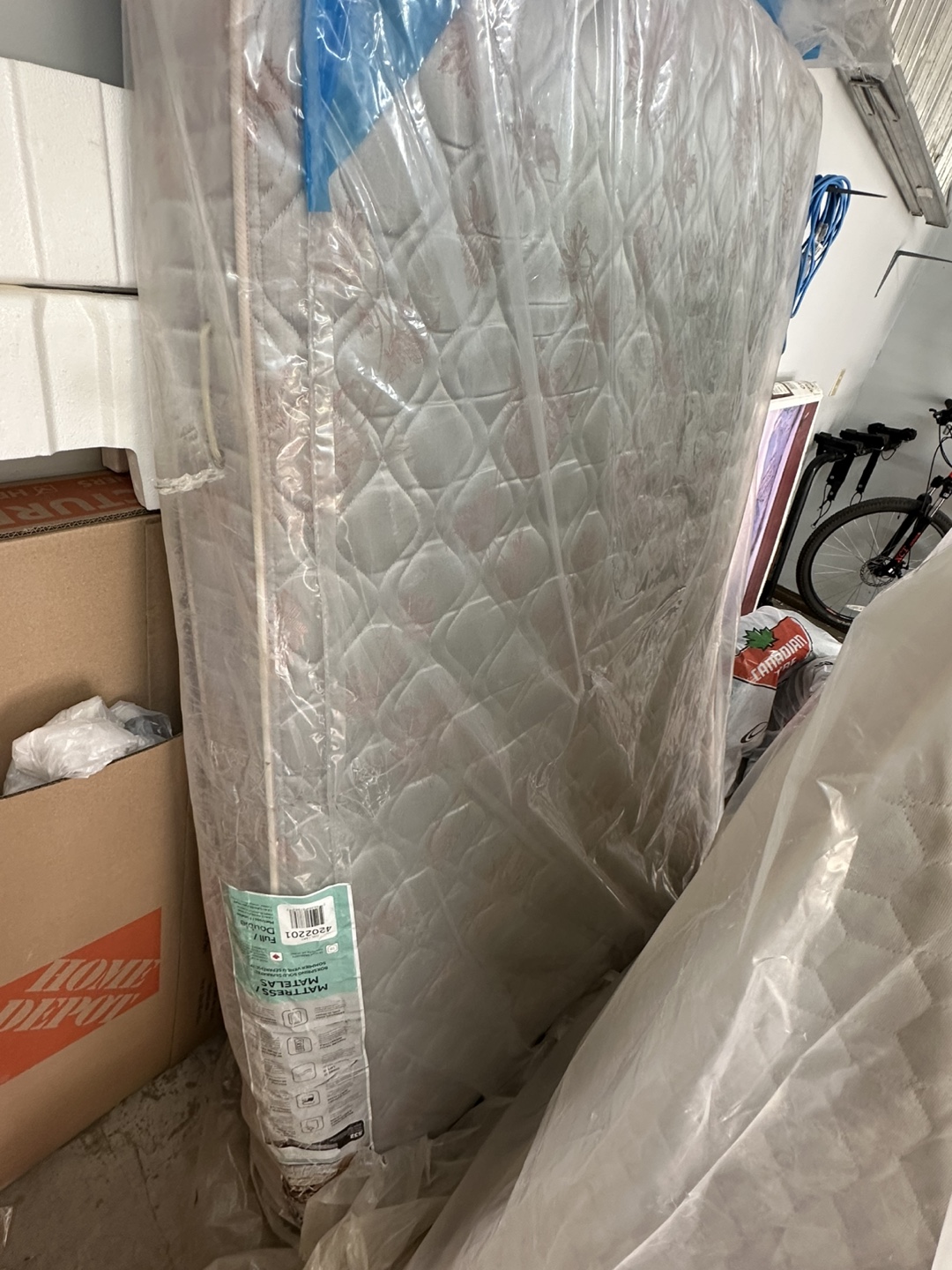 Double mattress and boxspring - photo 2