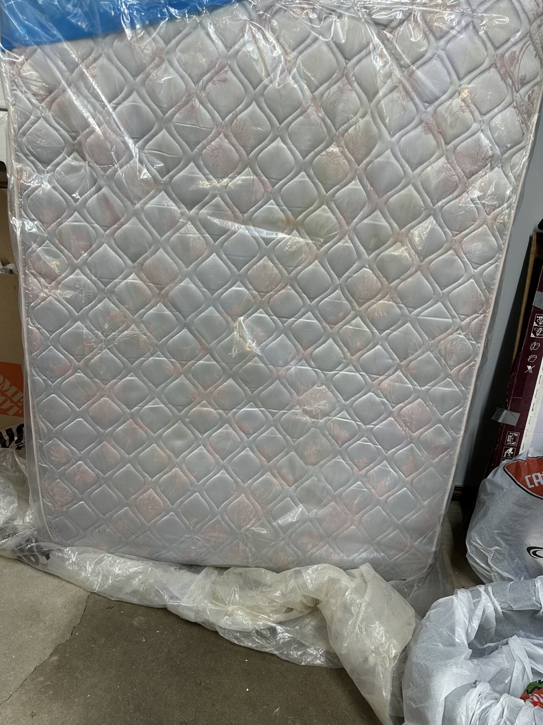 Double mattress and boxspring - photo 4