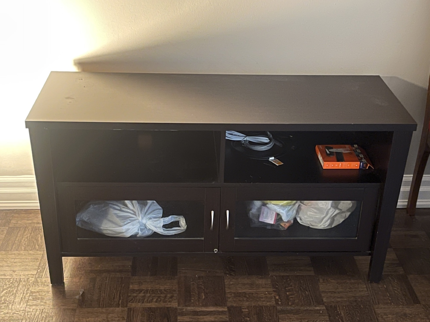 Wooden TV Table and 3 Chairs & small lamp - photo 4