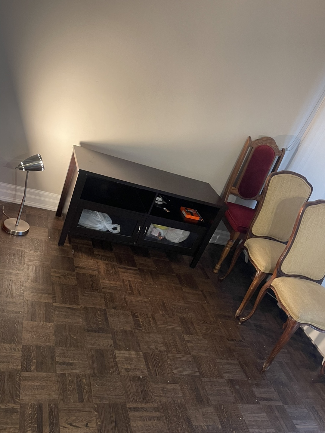 Wooden TV Table and 3 Chairs & small lamp - photo 2