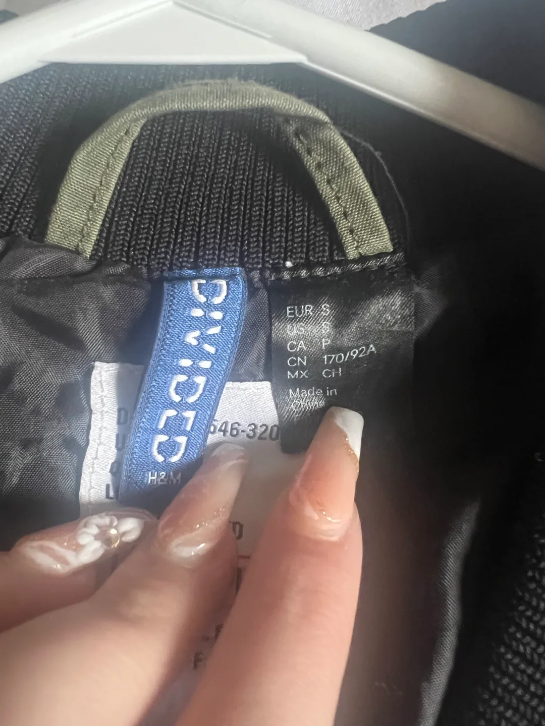 H&M Divided Olive Green Bomber Jacket Size Small image indicator(2)