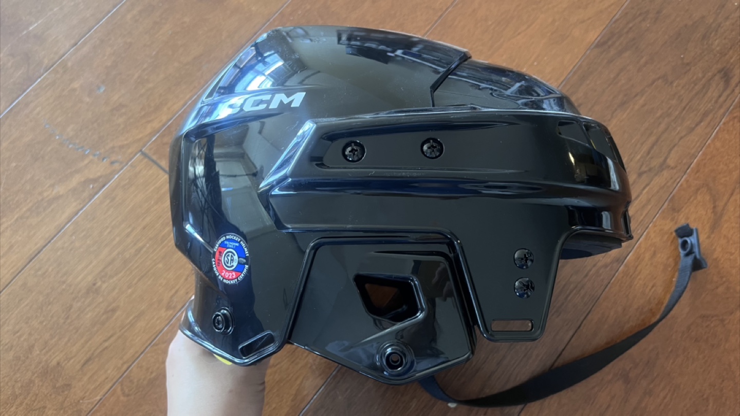 Oxelo Ice Skates & CCM Hockey Helmet - photo 4