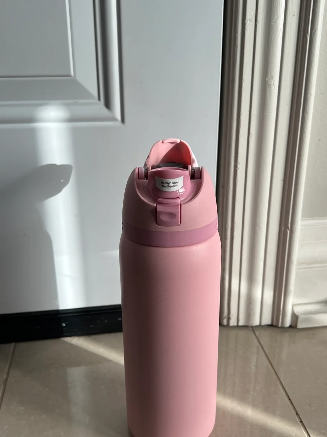 Owala 32 oz leak proof water bottle image indicator(3)