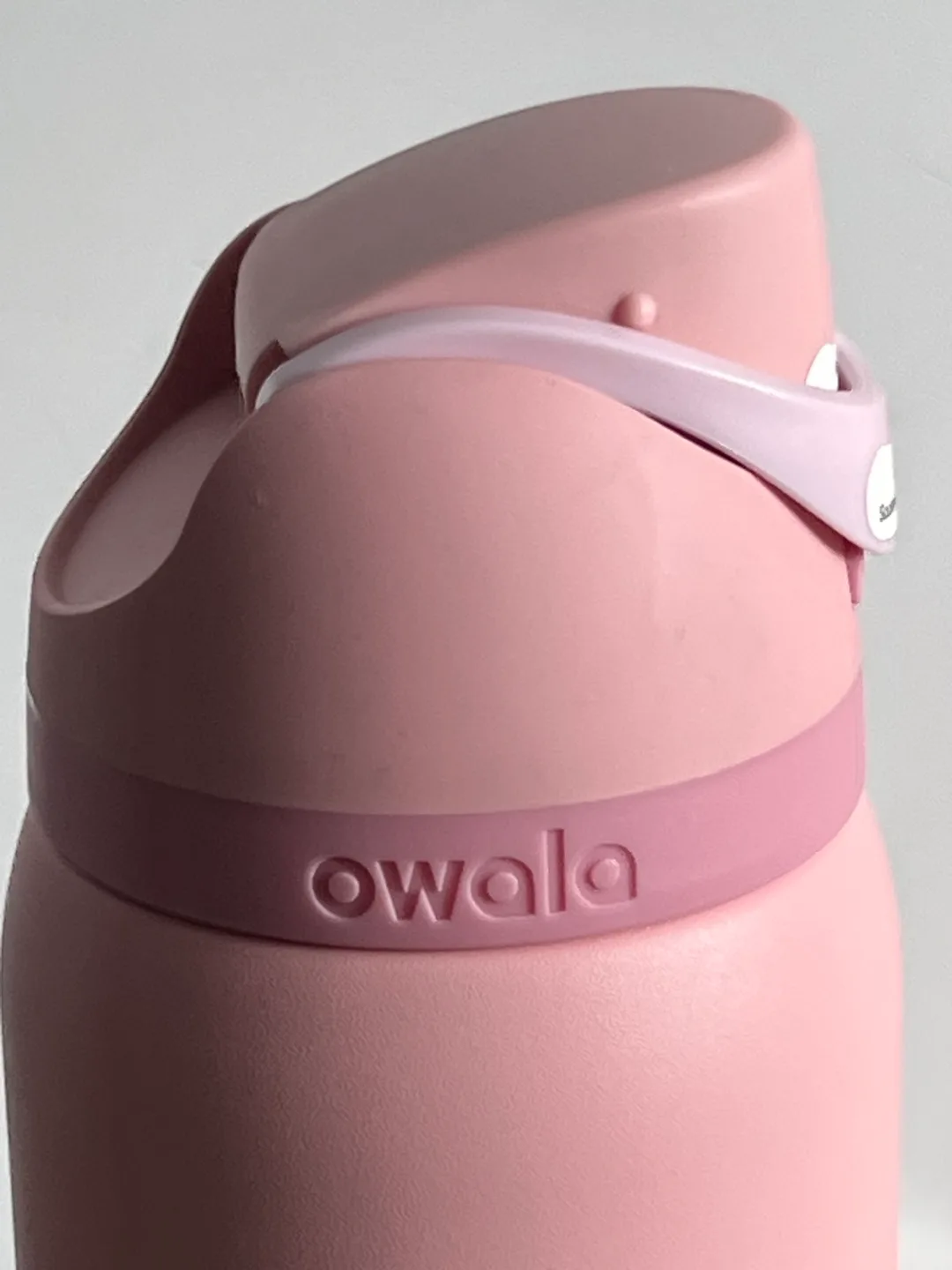 Owala 32 oz leak proof water bottle image indicator(2)