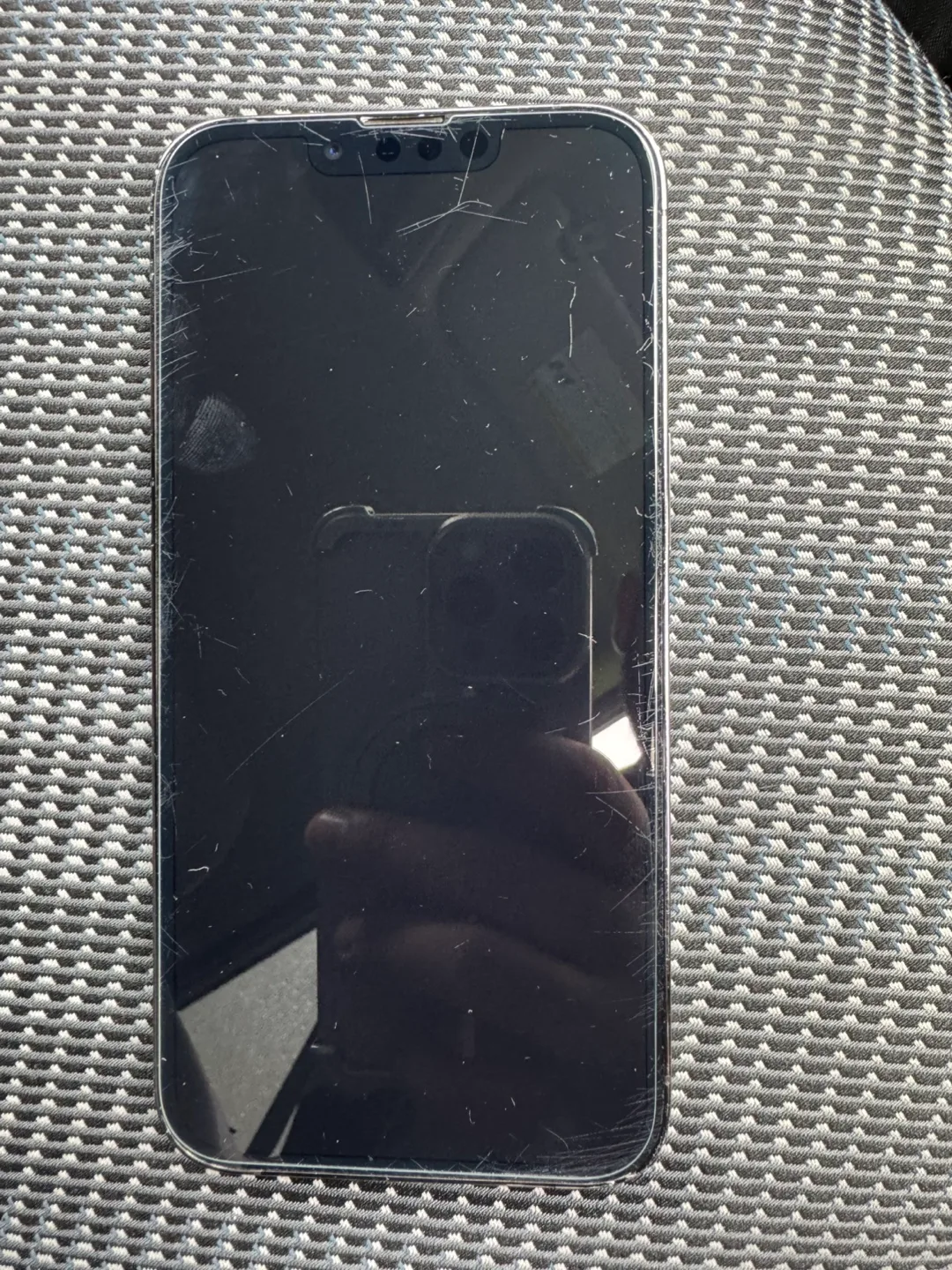 iPhone 13 Pro Black image indicator(5)